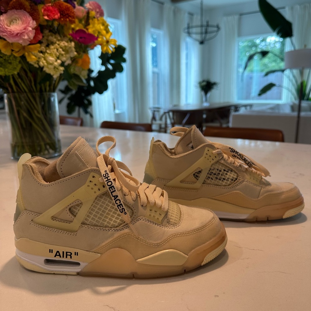 Nike Women's Air Jordan 4 x Off-White
Sail